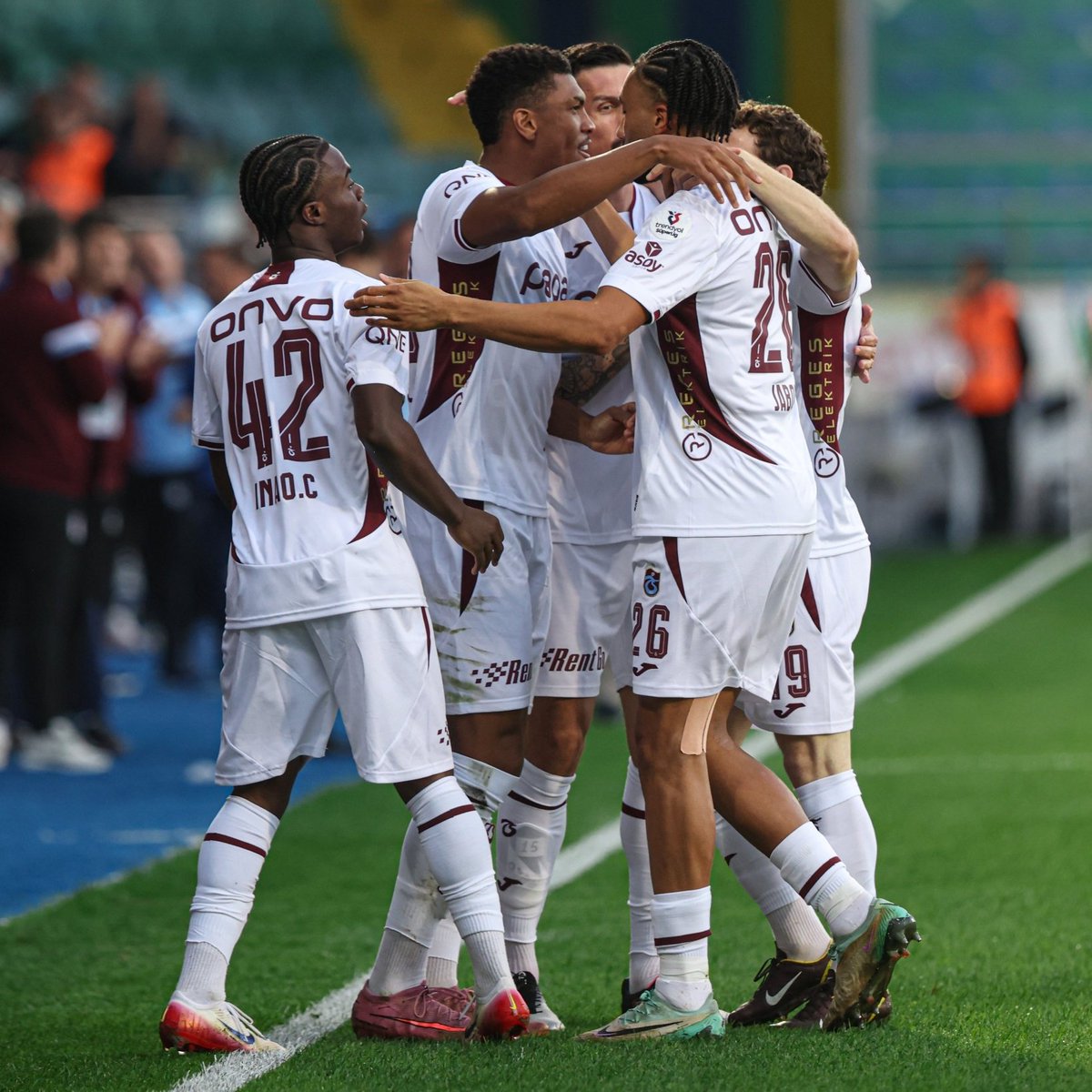 Çaykur Rizespor, Trabzonspor'a 2-1 Mağlup Oldu