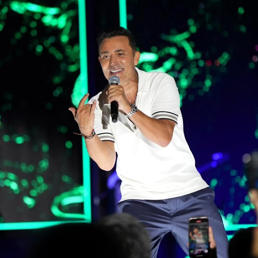 Mustafa Sandal'a İngiltere'den 'Global Sanatçı' Statüsü