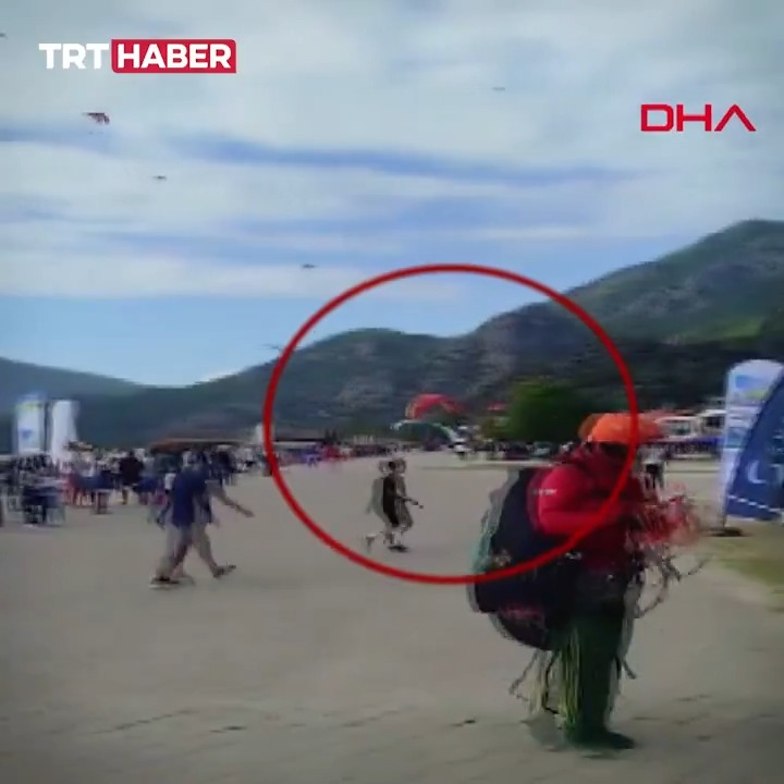 Fethiye'de İki Yamaç Paraşütü Çarpıştı
