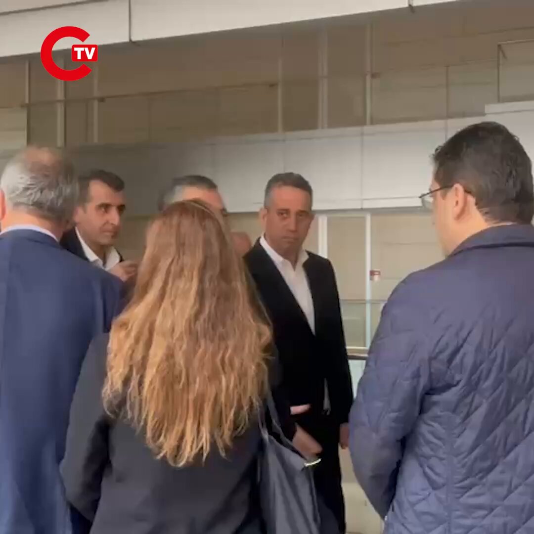 CHP Genel Başkanı Özgür Özel, Ekrem İmamoğlu'nun İfade Gününde Çağlayan Adliyesi'nde
